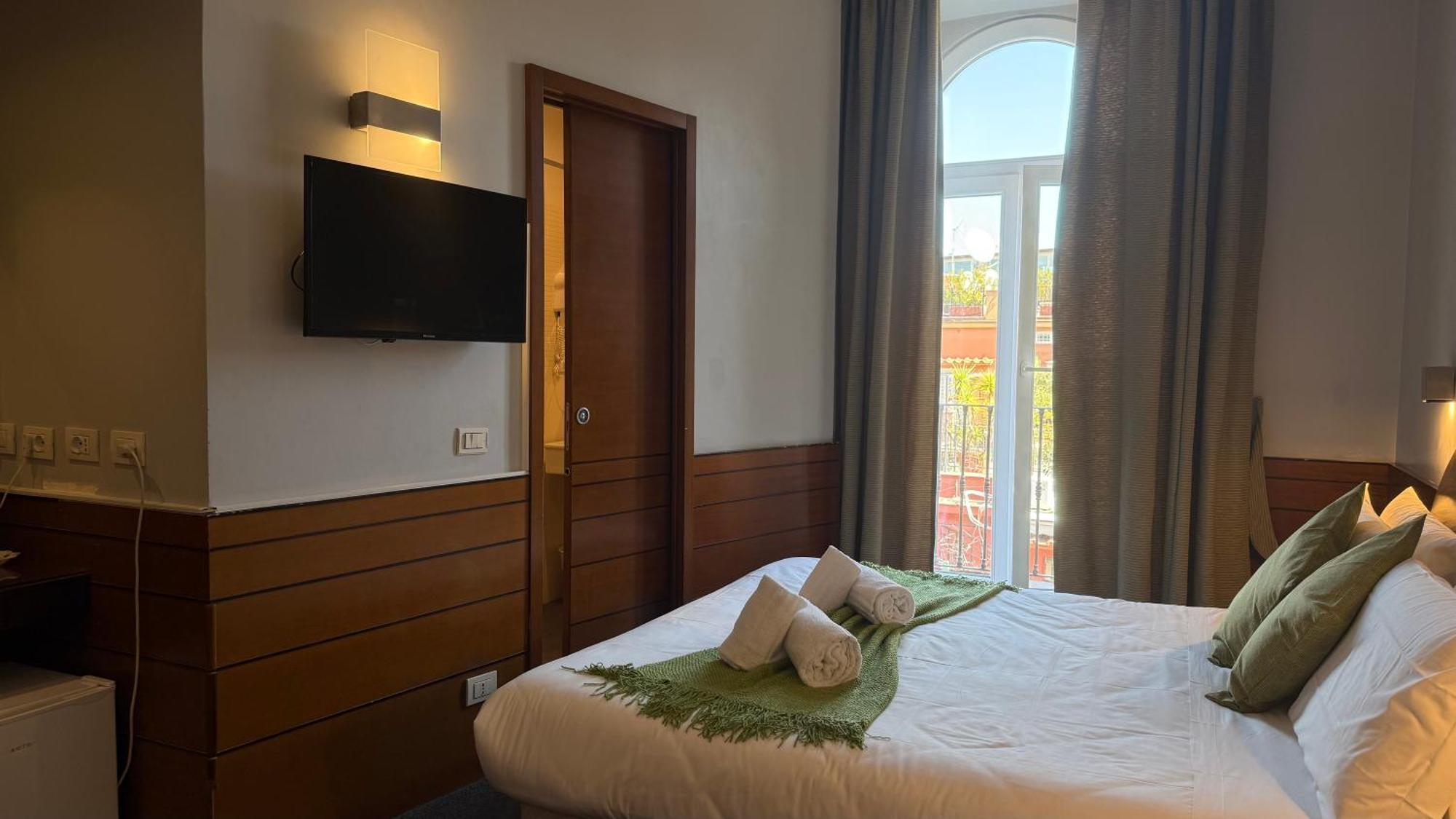 Romalive Hotel Екстер'єр фото
